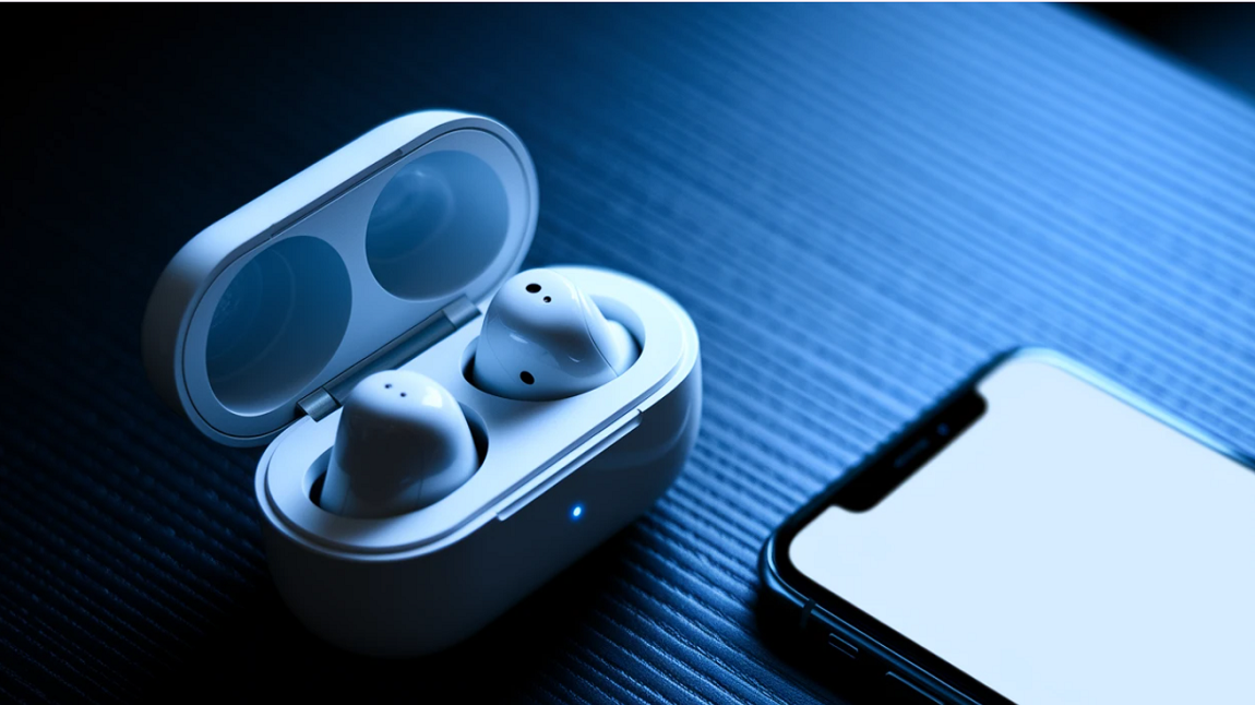Як підключити навушники до iPhone: швидко та без помилок